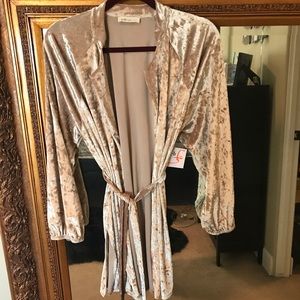 Dusty pink velvet kimono